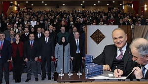 ALİ BARDAKOĞLU KONFERANS VERDİ