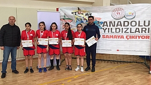 BADMİNTONDA YARI FİNALLERE KALDIK