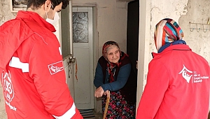 YAŞLILAR 'ALO' DİYOR, VEFA GRUBU YARDIMA KOŞUYOR