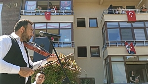 EVDE KALAN ANNELERE ÖZEL KONSER