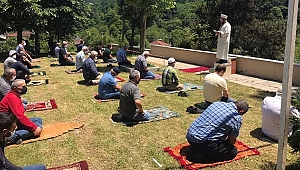 CAMİLERDE SOSYAL MESAFELİ NAMAZ