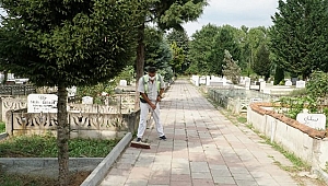 MEZARLIKLAR BAYRAMA HAZIR