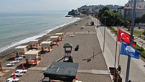 AKÇAKOCA'DA 3 PLAJA MAVİ BAYRAK ÇEKİLDİ