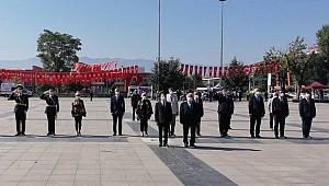 DÜZCE'DE ZAFER BAYRAMI KUTLANDI