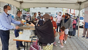 KAYNAŞLI BELEDİYESİ AŞURE DAĞITTI