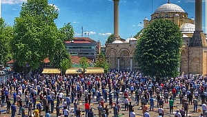 CAMİ BAHÇESİNİ RANTA AÇMAYIN