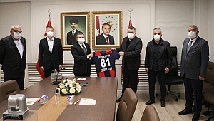 DÜZCESPOR YÖNETİMİ VALİ ATAY'I ZİYARET ETTİ