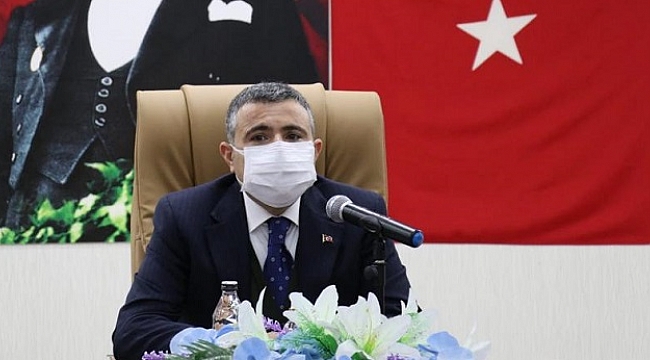 VALİ ATAY, CUMAYERİ'NDE MUHTARLARI DİNLEDİ