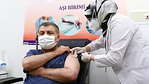 İLK KORONAVİRÜS AŞISI SAĞLIK BAKANI KOCA'YA YAPILDI