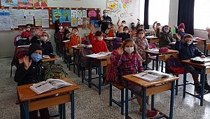 DÜZCE'DE 9 BİN ÖĞRENCİ YÜZ YÜZE EĞİTİME BAŞLADI
