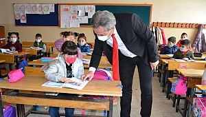 MİNİKLERİN OKUL SEVİNCİ