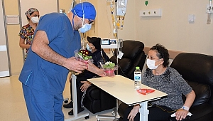 BAŞHEKİMDEN KEMOTERAPİ HASTALARINA MORAL ZİYARETİ