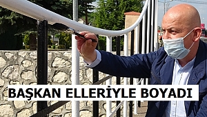 BOĞAZİÇİ KÖPRÜSÜ BEŞİKTAŞ RENKLERİNE BOYANDI