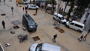 KAPANAN CADDE OTOPARK OLDU!