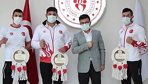 KİCK BOKSÇULARDAN ZİYARET