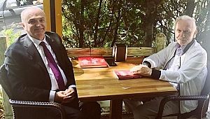 ÖZLÜ'DEN YAŞAR YAKIŞ'A ÖVGÜ DOLU SÖZLER