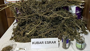 2,5 KİLO KENEVİR ELE GEÇİRİLDİ