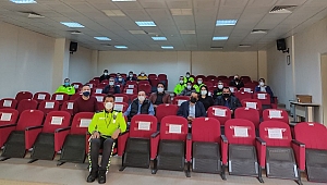 DÜZCE ÜNİVERSİTESİ’NDEN DÜZCE İL EMNİYET MÜDÜRLÜĞÜ TRAFİK ŞUBE BİRİMİNE İLETİŞİM EĞİTİMİ