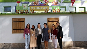 DÜZCE ÜNİVERSİTESİ OKUL ÖNCESİ ÖĞRETMEN ADAYLARI OYUNCAK MÜZELERİYLE BULUŞUYOR