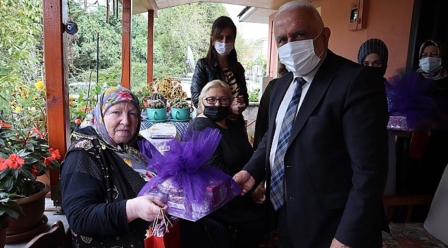 YAŞLILAR GÜNÜNDE ANLAMLI ZİYARET