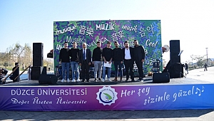 DÜZCE ÜNİVERSİTESİ’NDEN ATATÜRK’ÜN SEVDİĞİ TÜRKÜLERDEN OLUŞAN KONSER