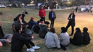 REKTÖR ÇAKAR, DEPREM SONRASI ÖĞRENCİLERİ YALNIZ BIRAKMADI