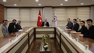 BAŞKAN ÖZLÜ, EĞİTİM İŞİNİ SIKI TUTUYOR