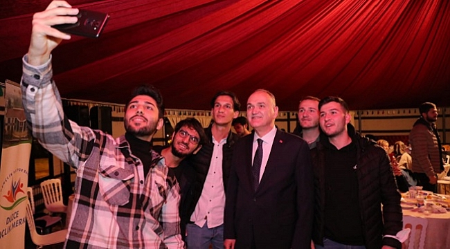 BAŞKAN ÖZLÜ, GENÇLERLE BULUŞTU