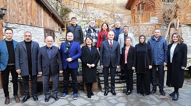 FARUK ÖZLÜ VE EKİBİ SAFRANBOLU'DA TURİZM GEZİSİ YAPTI