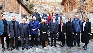 FARUK ÖZLÜ VE EKİBİ SAFRANBOLU'DA TURİZM GEZİSİ YAPTI