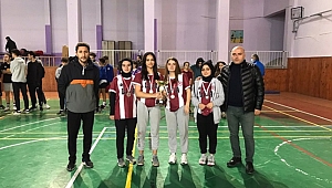 GENÇLER BADMİNTON MÜSABAKALARI SONA ERDİ