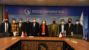 REKTÖR ÇAKAR BAŞARILI AKADEMİSYEN VE ÖĞRENCİLERİ TEBRİK ETTİ