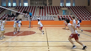 VOLEYBOL GENÇLER İL BİRİNCİLİĞİ MÜSABAKALARI BAŞLADI
