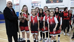 YILDIZ KIZLAR BASKETBOLDA ŞAMPİYON BELLİ OLDU