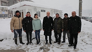 ÖZLÜ SAHADAN AYRILMIYOR