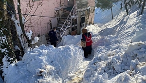 ULAŞIMDA GÜÇLÜK ÇEKİLEN EVLERE GIDA YARDIMI