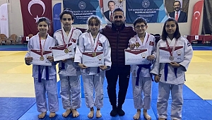DÜZCELİ GENÇLER JUDODA 10 MADALYA KAZANDI
