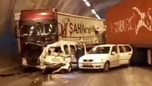 BOLU TÜNELİNDE ZİNCİRLEME KAZA: 12 YARALI