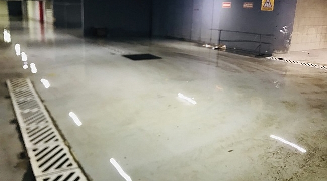 KATLI OTOPARKI SU BASTI, HER YER PİSLİK İÇİNDE