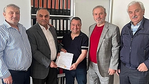 KÖŞEYİ HIZLA DÖNEN FAHRİ ABİ VE EKİBİ KÖFTE İŞİNE DE GİRİYOR