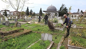 MEZARLIKLARDA BAYRAM TEMİZLİĞİ BAŞLADI