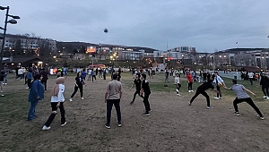 REKTÖRDEN ÖĞRENCİLERE SİTEM: KAMPÜSTE EĞLENİN AMA...