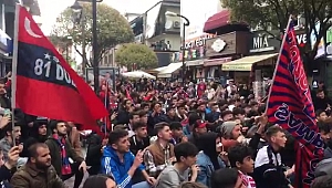 TARAFTARLAR ANITPARK'TA, DÜZCE'DE BAYRAM BAŞLADI