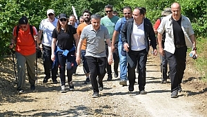 VALİ ATAY ÖĞRENCİLERLE DOĞA YÜRÜYÜŞÜNE ÇIKTI