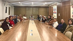 AK PARTİ KADIN KOLLARINDA TOPLU İSTİFA TEPKİSİ