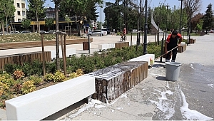 ANITPARK VE MİLLET BAHÇESİ DETERJANLA TEMİZLENDİ