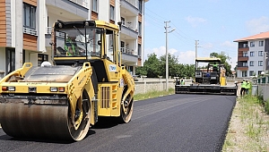 BELEDİYEDEN ASFALT ATAĞI