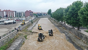 DÜZCE BELEDİYESİNDEN TAŞKIN NÖBETİ