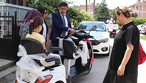 ÖZEL GEREKSİNİMLİ BİREYLERİN YÜZÜNÜ GÜLDÜRDÜLER