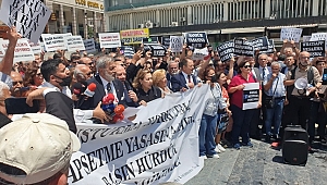 YENİ MEDYA YASASINA PROTESTO